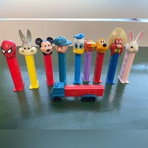 10 VINTAGE PEZ DISPENSERS